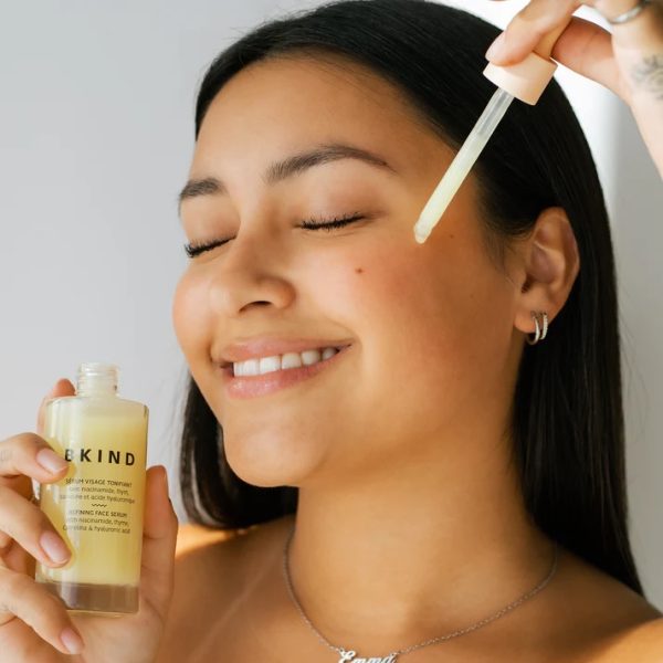 Sérum visage tonifiant avec Niacinamide et eau d'Hamamélis – Image 2